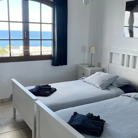 La Cumbre8a- 2 Bed-2 Bath - 1st Fl.- Air-con-wi-fi Apartment Puerto del Carmen (Lanzarote)